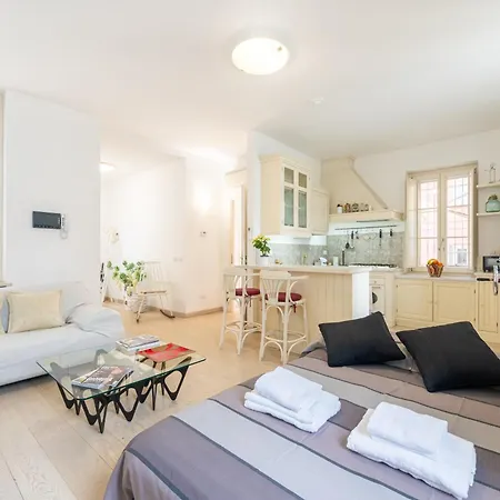 Guesthost - Teatro Regio Exclusive