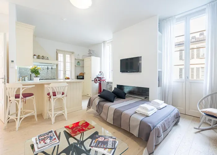 Guesthost - Teatro Regio Exclusive شقة