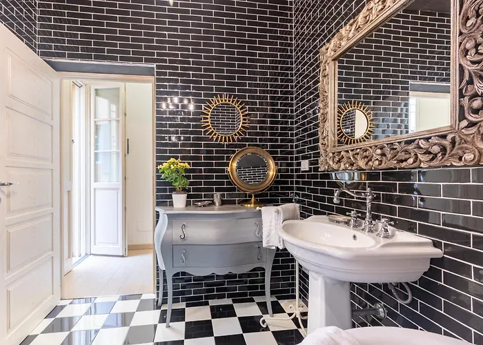 Guesthost - Teatro Regio Exclusive *