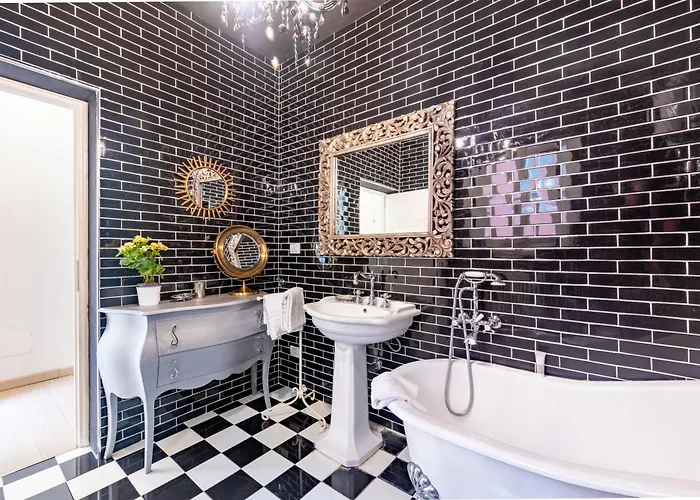 Guesthost - Teatro Regio Exclusive * بارما